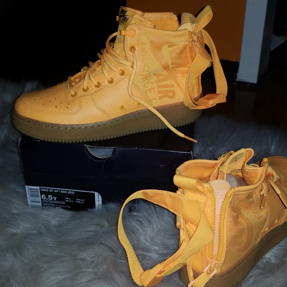 Nike AF1 mid (uptowns)